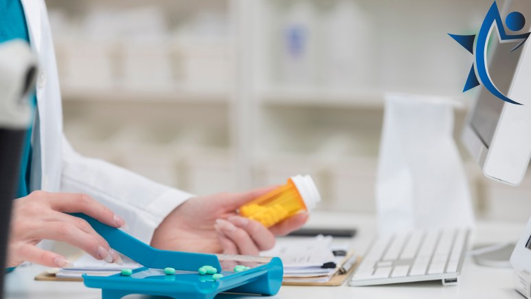 تکنسین داروخانه ( Pharmacy Technician )